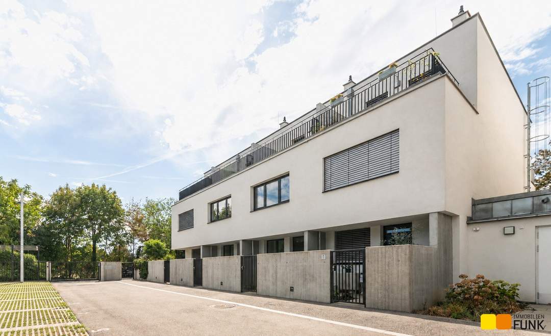 Modernes Reihenhaus mit großzügigen Freiflächen