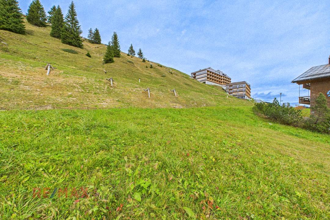 1.792 m² Baugrundstück mit Freizeitparadies direkt vor der Tür