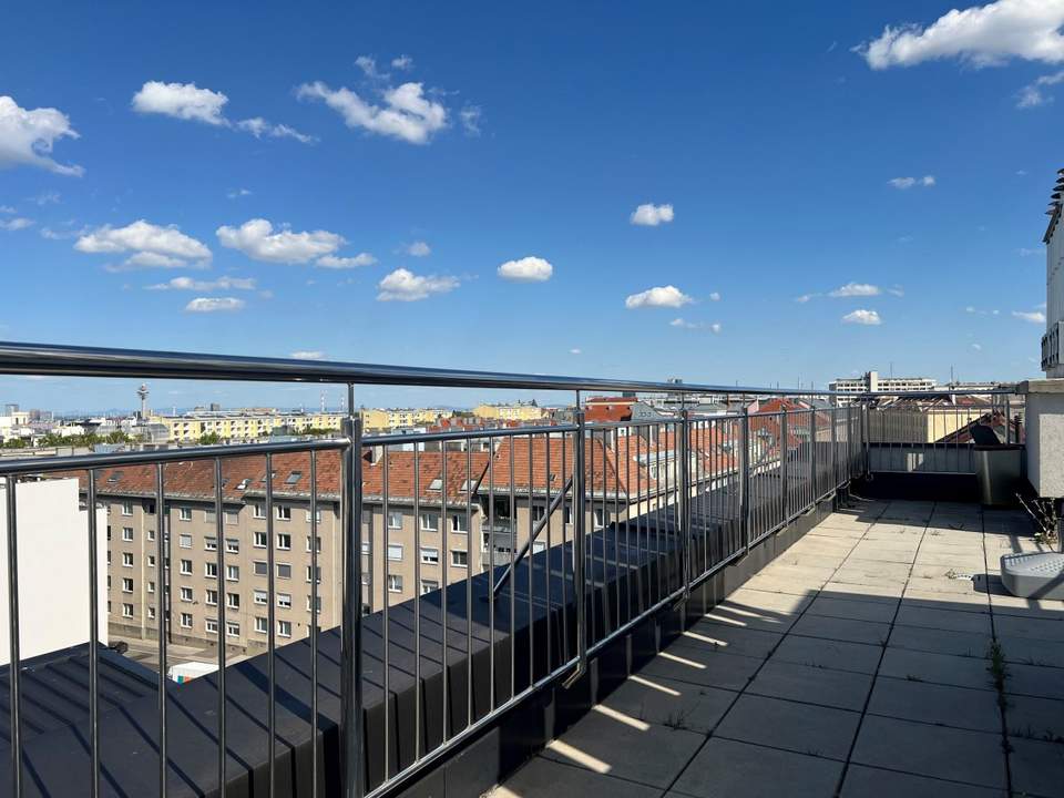 TRAUMHAFTE Dachgeschosswohnung - Top Zustand, Terrasse mit Ausblick