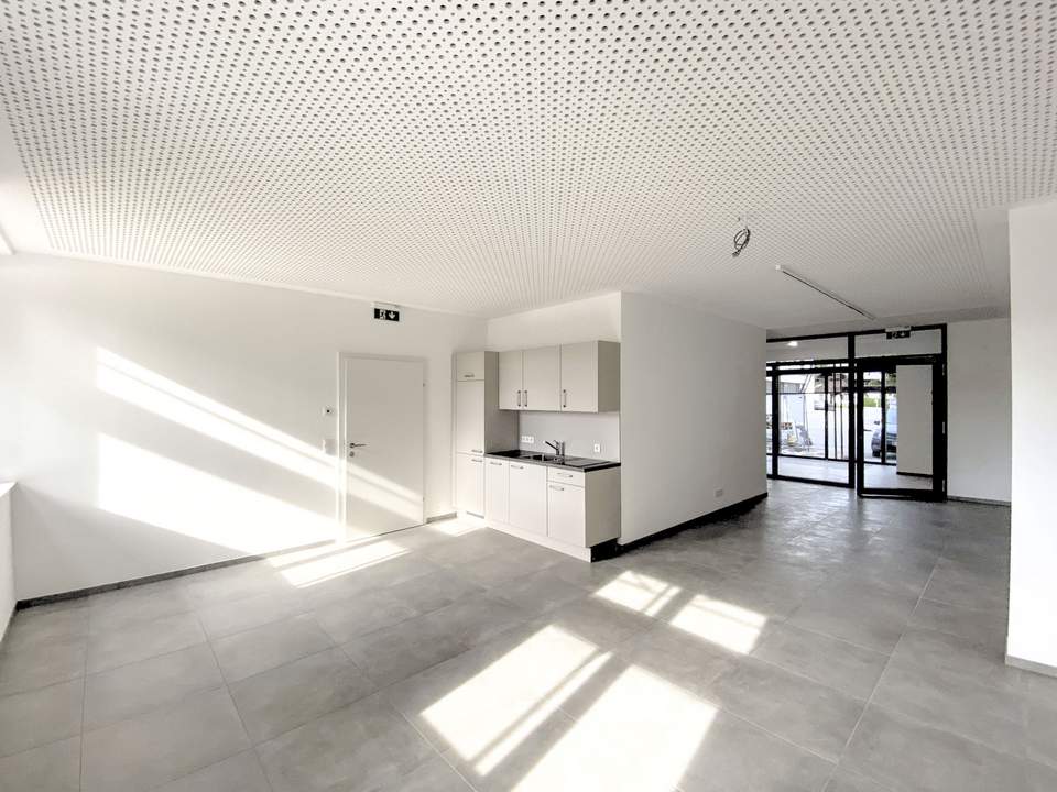 Attraktives Büro/Geschäftslokal + Lager