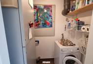 Modernes Einfamilienhaus mit Pool und Garage in Spratzern