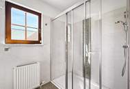 Modernes Einfamilienhaus mit Pool und Photovoltaik