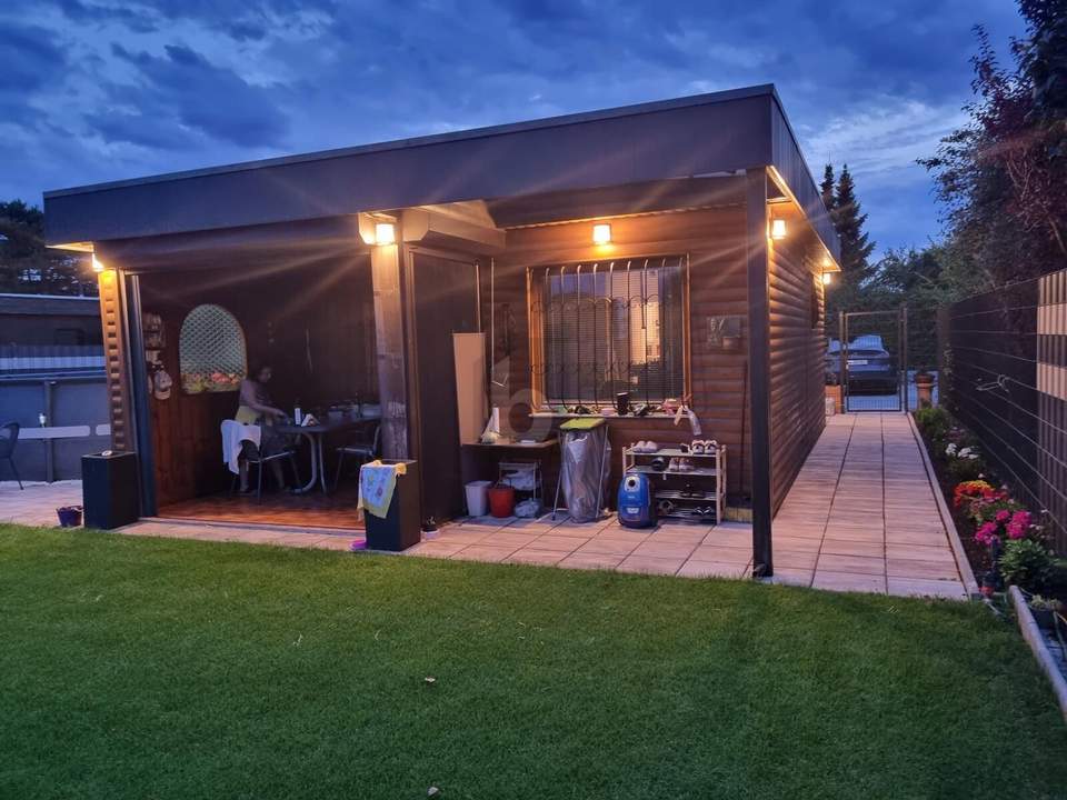 IHR RÜCKZUGSORT IM GRÜNEN: KLEINGARTENHAUS MIT POOL, GRILLPLATZ UND GARTENPARADIES
