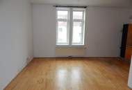 Helle und ruhige Wohnung im 2.Liftstock