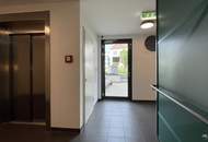 Moderne Dachgeschosswohnung, klimatisiert und gut geschnitten