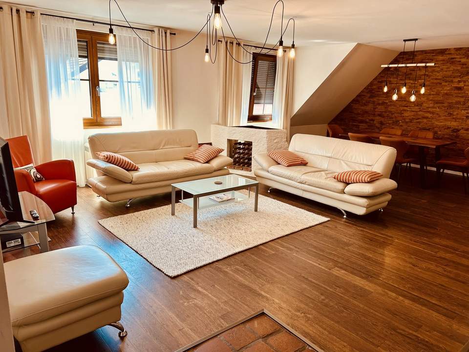 Lichtdurchflutetes Dachgeschoss in Mondsee – 5 Zimmer, Wintergarten & Kachelofen