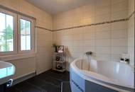 EIGENGRUND in NEUFELD!!! Generalsaniertes, großzügig angelegtes Haus mit Salzwasserpool und Garage!!