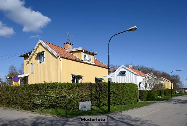 Wohnhaus mit erweitertem Wohnbereich und Terrasse