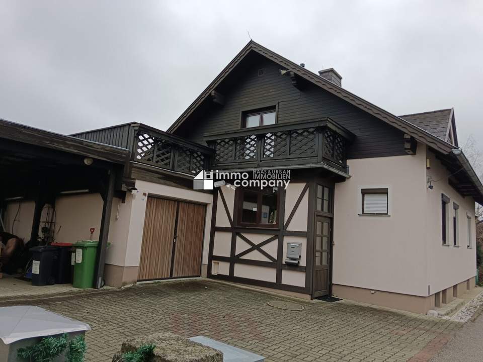 Großzügiges Einfamilienhaus mit Garten, Terrasse, Pool, Garage und viel Platz