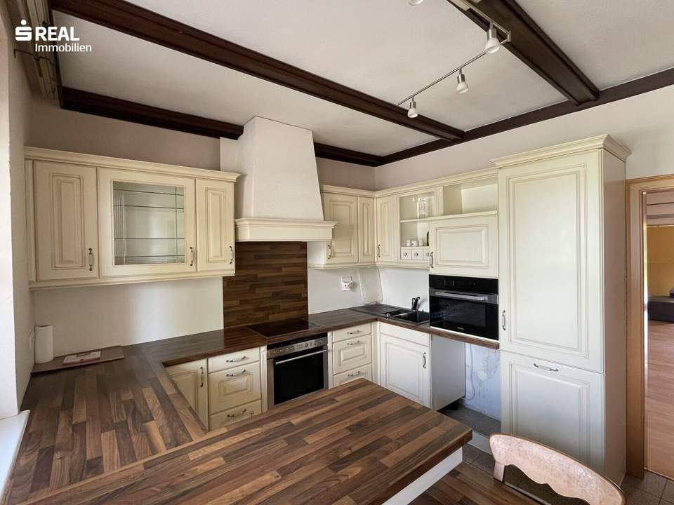 Großzügiges Einfamilienhaus mit Pool und großem Garten - Wohnen mit Komfort