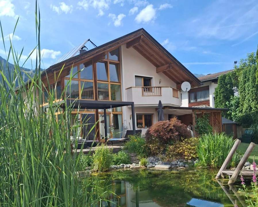 VERKAUFT!!!!Sonnenresidenz in Prutz – Einfamilienhaus in Bestlage mit idyllischem Teich!