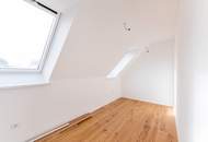 LANDHAUSVILLA mit HOF-ENSEMBLE, GÄSTEWOHNUNGEN UND ENTWICKLUNGSPOTENTIAL