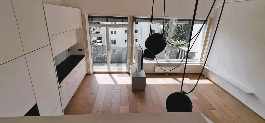 Preisreduktion! EXKLUSIV GESCHNITTEN - RUHELAGE MIT BALKON - HOCHWERTIGE AUSSTATTUNG