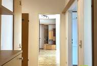 Lichtdurchflutete Wohnung mit Balkon und Grünblick
