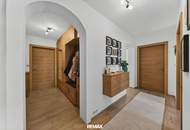 Lichtdurchflutetes Familienglück mit Bergpanorama: Modernisierte 4-Zimmer-Wohnung mit 2 Balkonen & Parkplatz zu kaufen