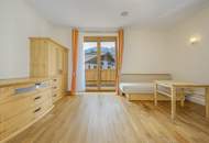 Hochwertige Dachgeschosswohnung mit schönem Ausblick in Ruhelage