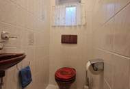 HOCHWERTIGES, SEHR GEPFLEGTES EINFAMILIENHAUS IN AUSGEZEICHNETER, SEHR RUHIGER WOHNLAGE MIT INDOORPOOL, SAUNA, TRAUMHAFTEM WINTERGARTEN SOWIE HERRLICHEM GARTEN SAMT ALTBAUMBESTAND