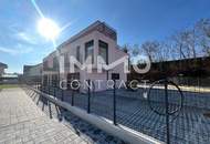 Ein Haus mit Blick zur Burg Kreuzenstein