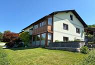 Großzügiges Zweifamilienhaus mit traumhaftem Fernblick in ruhiger Alleinlage