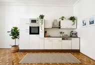 Erstbezug nach Sanierung - Stilaltbauwohnung mit kleinem Balkon