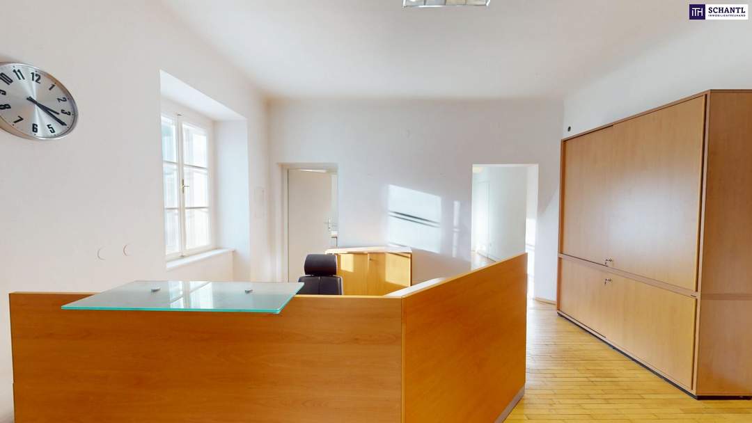 Repräsentative Gewerbeimmobilie mit Altbauflair in zentraler Lage - ca. 150 m² Raum für kreative Ideen! Gleich anrufen und begeistern lassen!