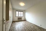 Schwechater Hauptplatz | 2 Zimmer Wohnung mit großzügiger Küche | ca. 65 m² | Innenhoflage