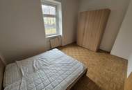 Altbauwohnung mit 2 Zimmern im 1. Stock