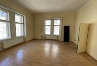UNBEFRISTET - <> Repräsentative 7-Zimmer Altbauwohnung mit Blick auf das Rathaus – ca. 300 m² in bester Innenstadtlage - auch ideal als Büronutzung