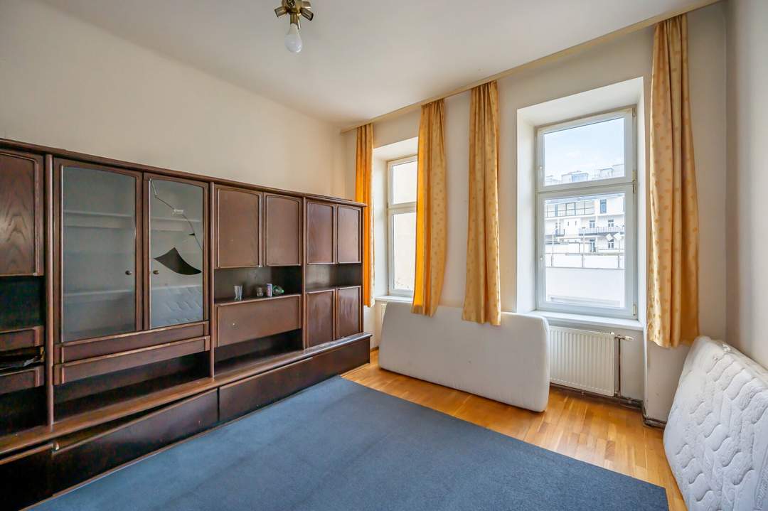 **Hannovermarkt** Charming 3-Room Period Apartment – Airbnb Suitable with Approved Balcony Option