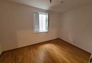 Schöne 3-Zimmer-Wohnung mit Balkon+Garagenstellplatz in der Lorystraße Nahe U3 und S-Bahn!