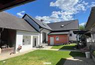 ***Renoviertes Wohnhaus mit Nebengebäuden im Dreikantstil***