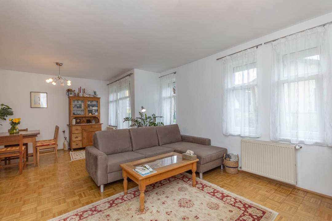 GEMÜTLICHE WOHNUNG MIT GARTENNUTZUNG UND PARKPLATZ