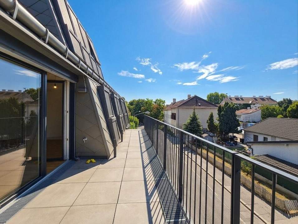 3 Zimmer Dachgeschoss-Wohnung in ruhiger Lage - Großzügige Terrasse - Klimaanlage