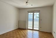 Helle &amp; sehr ruhige 2-Zi.-Wohnung mit Balkon | Parkplatz &amp; großes Kellerabteil inkl. | 680€ warm