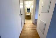 4.OG! Neuwertige 2 Zimmer Wohnung mit hofseitigem Balkon! Top-Ausstattung!