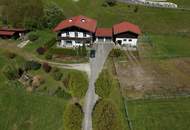 Mehr als ein Zuhause: Ein Refugium für Mensch und Tier - Zweifamilienhaus mit Doppelgarage und Stallgebäude