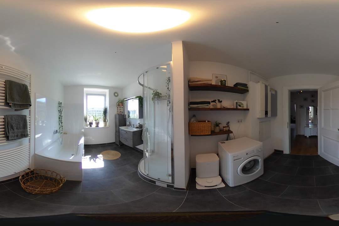 Wunderschöne 4-Zimmer-Wohnung im Altbau - Top Zustand!