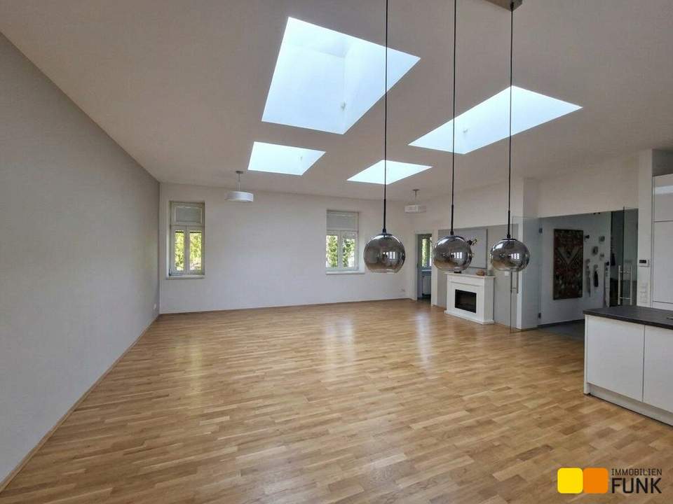 Loftartige, sanierte Wohnung im ruhigen Hofhaus