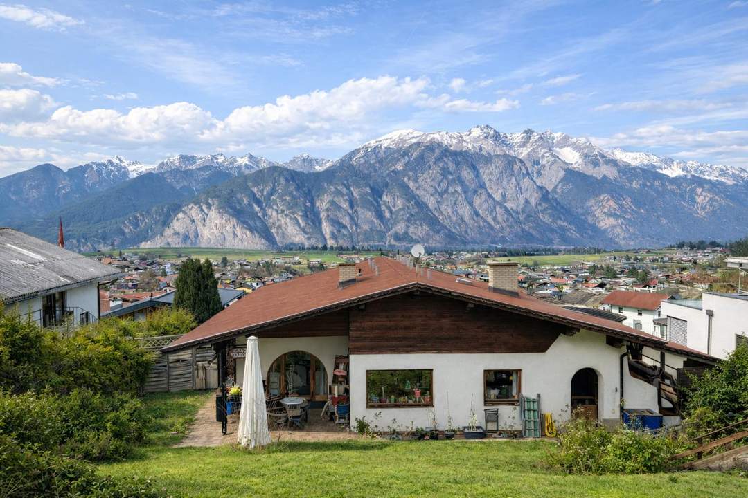 Charmantes Einfamilienhaus mit Einliegerwohnung – Ruhelage &amp; Nordkettenblick in Axams!
