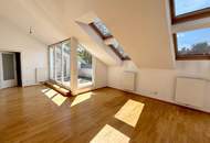Hofseitige Drei Zimmer DG-Wohnung Nähe U3 Kardinal Nagel Platz!