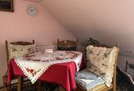 "Besonderes Ein-/Zweifamilienhaus mit Werkstatt und Weinkeller in Loidesthal"