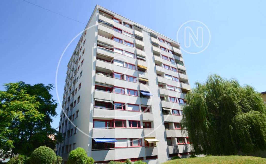 3-Zimmer-Loggia-Wohnung mit Garagenplatz in zentraler Grünruhelage!