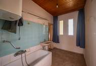 ++Q18++ sanierungsbedürftige 2-Zimmer Altbauwohnung mit viel Potenzial