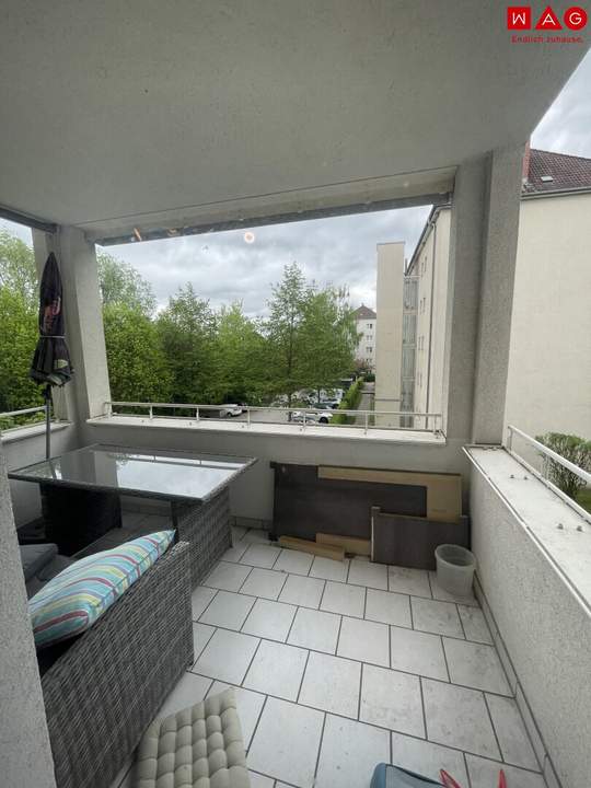 Gut geschnittene 3-Zimmer Wohnung in Linz/Bindermichl - große Loggia (7m²) - grüne Ruhelage, nah am Zentrum mit optimaler Verkehrsanbindung! WOHNUNG WIRD NOCH SANIERT!