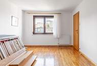 Charmantes Reihenhaus teil renoviert – Ihr neues Zuhause wartet auf Sie!