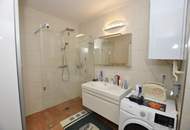 Sonnige 3-Zimmer-Wohnung im 1. Stock mit großer Loggia und Einzelgarage