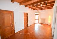 Einfamilienhaus in zentraler Bestlage mit Tennisplatz auf parkähnlichem Grund!