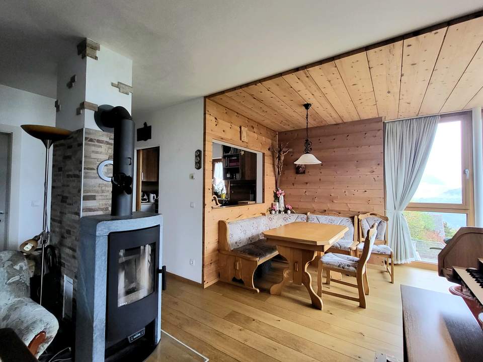 Sehr helle und energiesparsame PV Wohnung mit unverbaubarer Bergweltaussicht (Provisionsfrei)