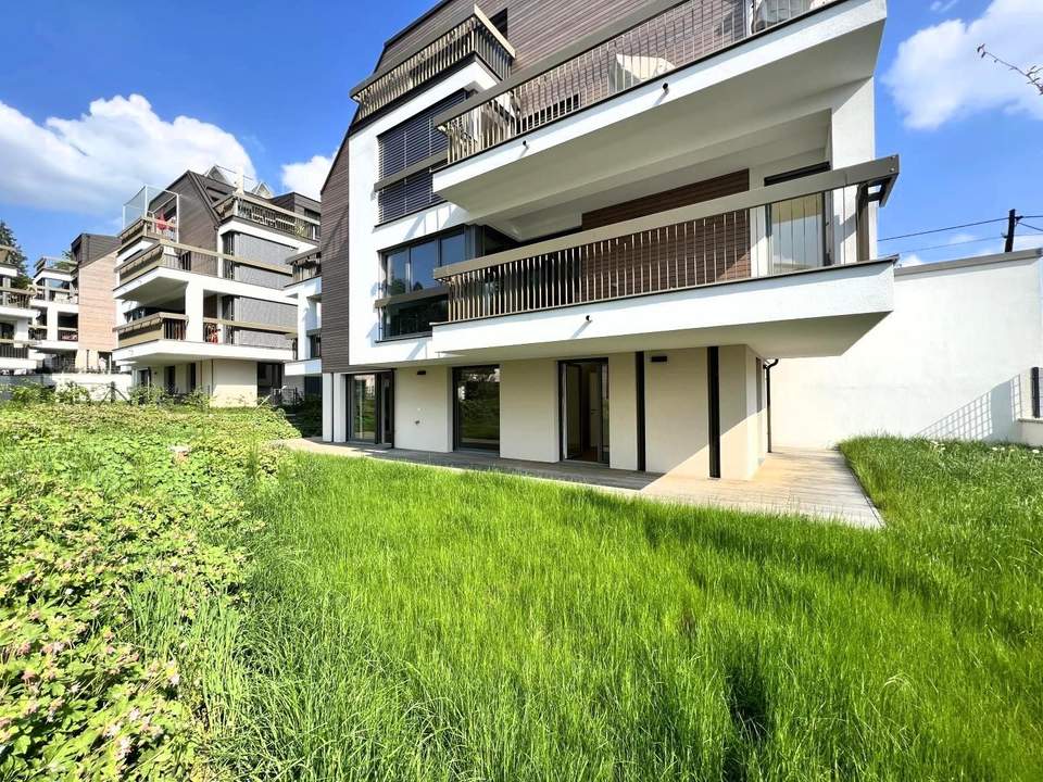 Wohnung mit Terrasse u. großem Eigengarten zw. Stadt &amp; Land f. gehobene Ansprüche // Terrace-Apartment with large garden f. high demands //