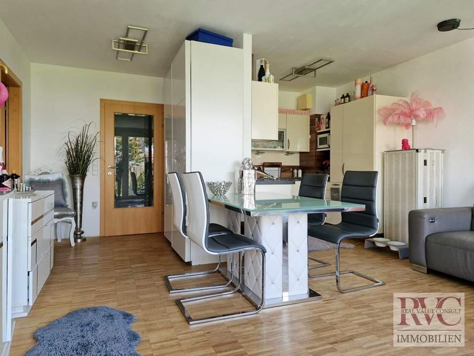 Ihr neuer Lebensmittelpunkt! Absolut zentrale Lage - Sehr hell, gepflegt, privater Garten, TG-Platz!